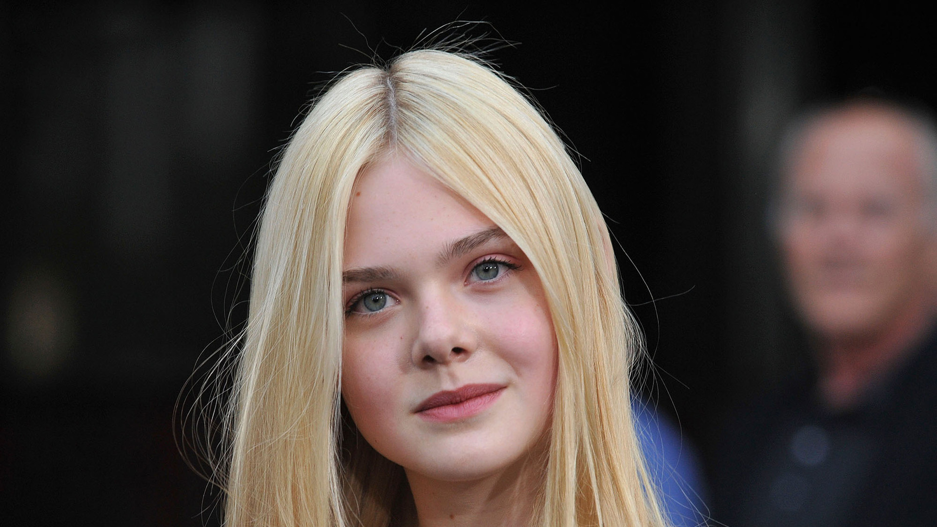 Mary Elle Fanning With Shallow Wallpaper HD Mary Elle Fanning