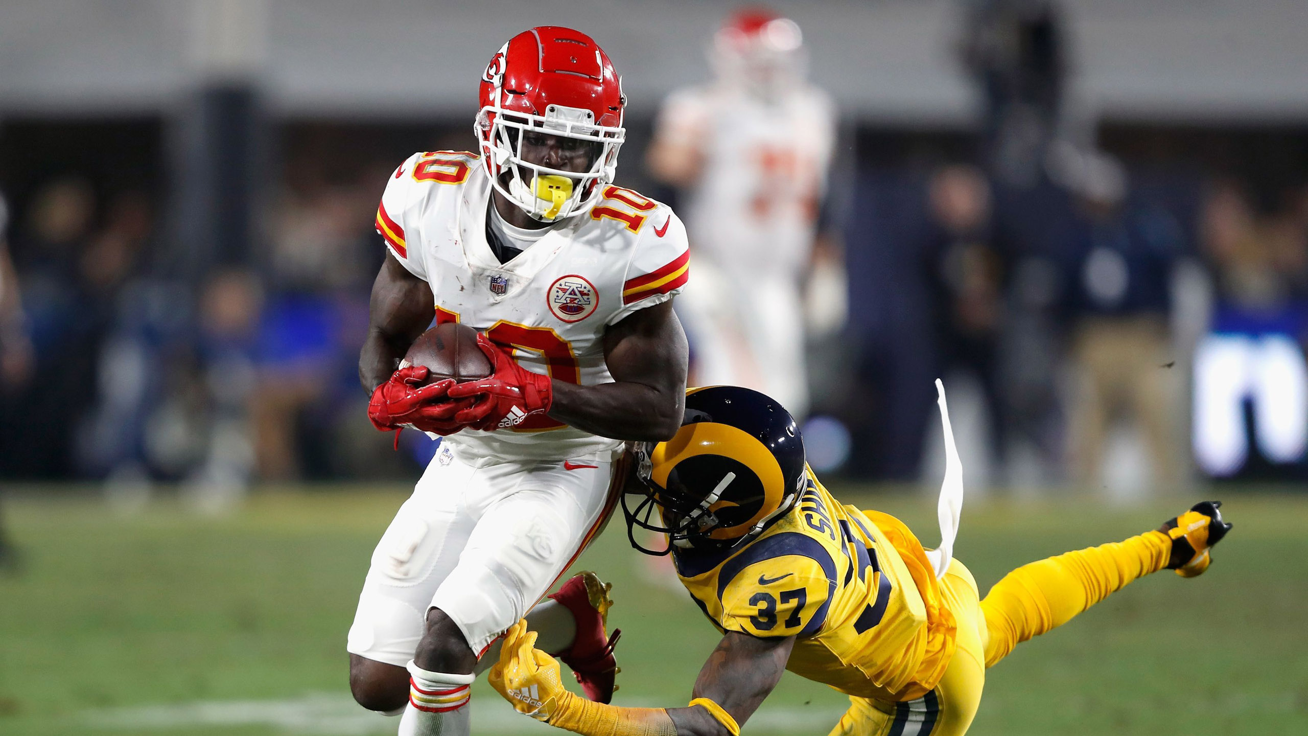 Another Player Is Trying to Catch Tyreek Hill In Blur Players Wallpaper HD Tyreek Hill